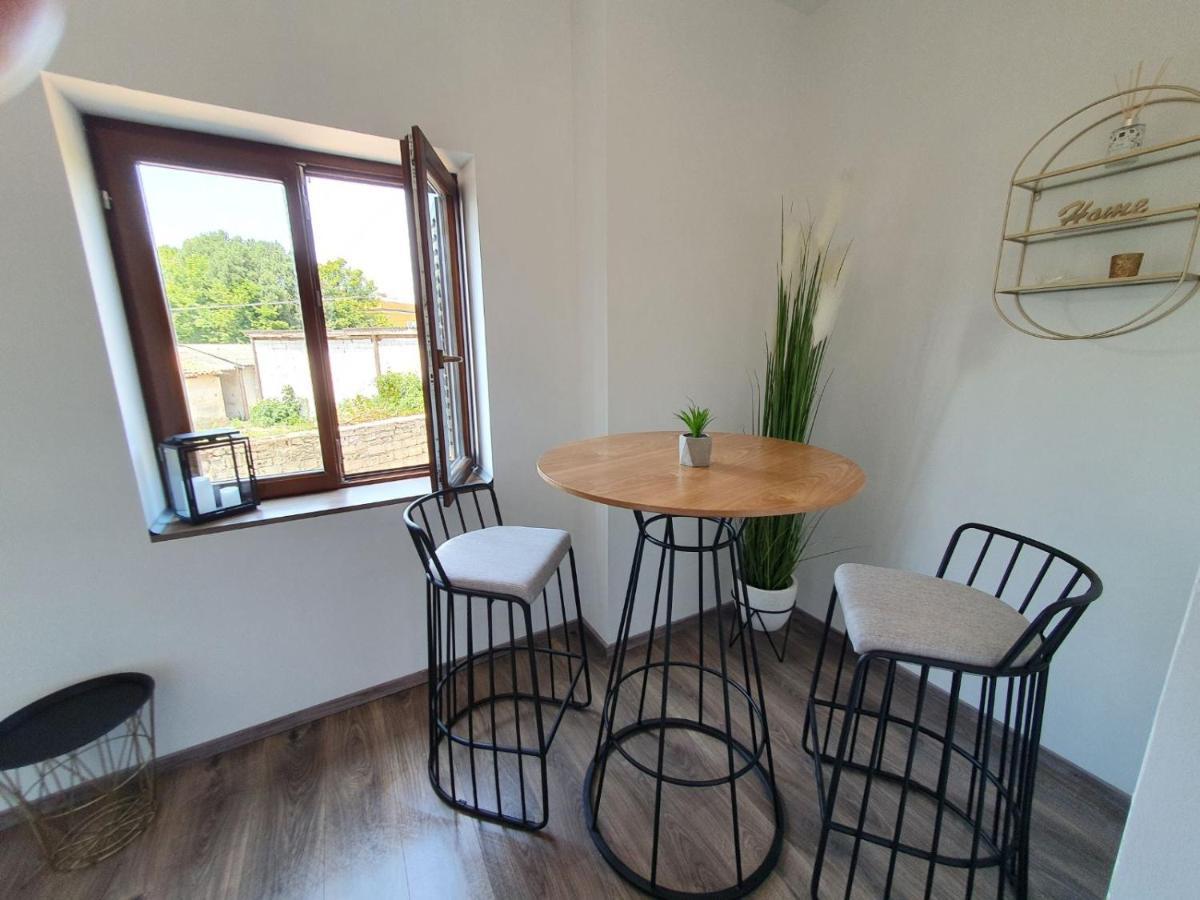 Arena Delight Studio Apartments Pula Extérieur photo