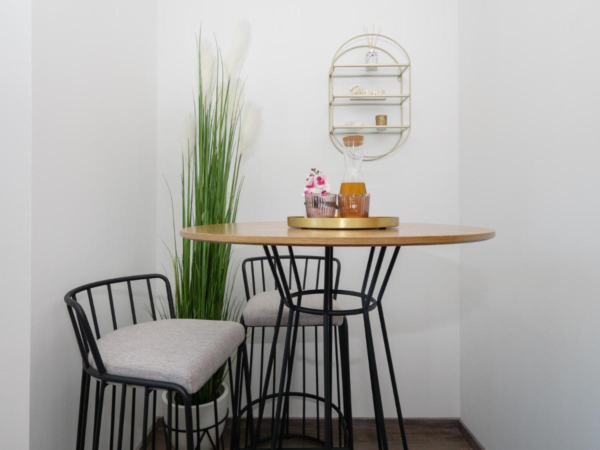 Arena Delight Studio Apartments Pula Extérieur photo