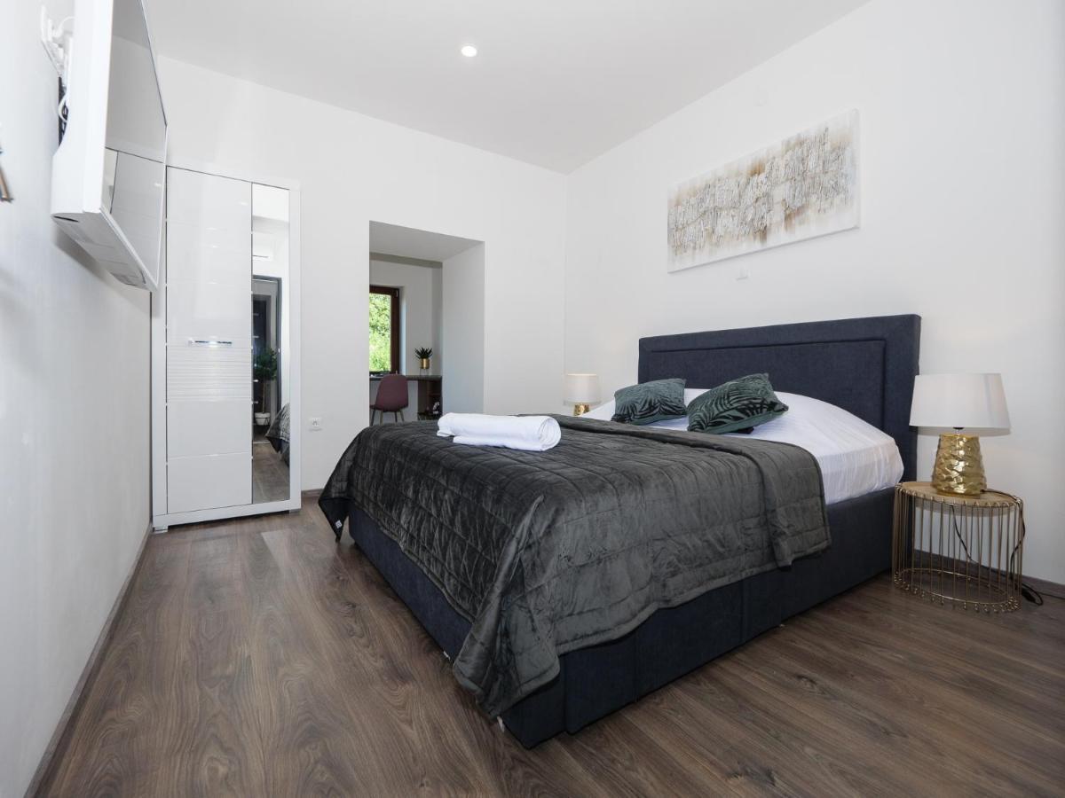 Arena Delight Studio Apartments Pula Extérieur photo