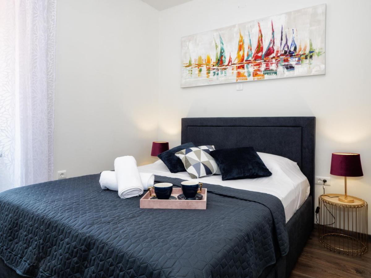 Arena Delight Studio Apartments Pula Extérieur photo