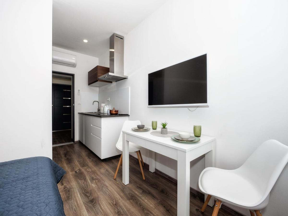 Arena Delight Studio Apartments Pula Extérieur photo